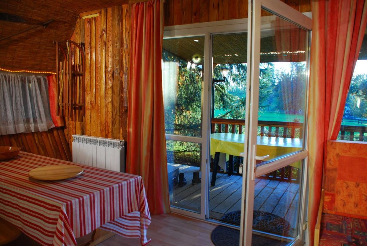 Chalets Des Trois Hetres 플롬비에레레뱅 외부 사진